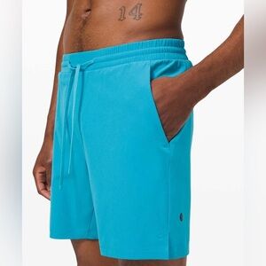 Lululemon Channel Cross 7” Shorts - Size Large EUC